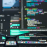 نصب ویندوز و نرم افزارهای حرفه‌ای در محل
