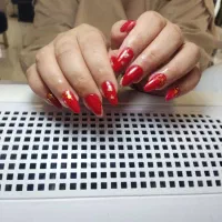 کاشت ناخن فقط با هزینه مواد