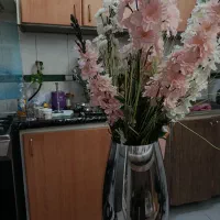 گلدان با گل