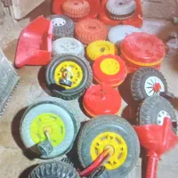 به تعداد ۳۰ عدد صندلی  وچرخ سه چرخه