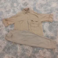 تعدادی لباس مناسب فصل|لباس|قم, چهل درخت‎|دیوار