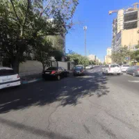اجاره زیر پله، چسب آزادی