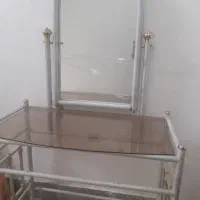میز آرایش با آینه مدل فلزی