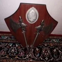 تابلو شمشیر و تبر اتیغه