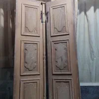 درب چوبی قدیمی و عتیقه|کلکسیون اشیاء عتیقه|خمینی‌شهر, |دیوار