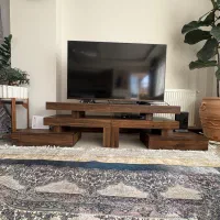 این میز تلویزیون هم واسه فضای بزرگ هم کوچیک مناسبه