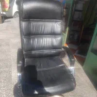 صندلی اداری چرم