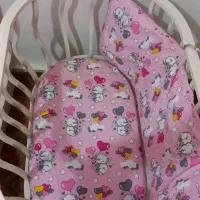 تخت کنار مادر