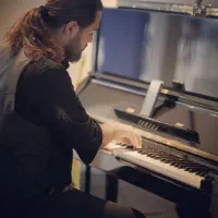 فروش و آموزش پیانو و اورگ و کیبرد در بتهوون