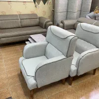 مبل.    ماریا
