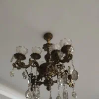 لوستر ۸شاخه برنزی|لوستر و چراغ آویز|اهواز, باغ شیخ|دیوار