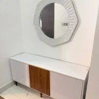 آیینه و کنسول