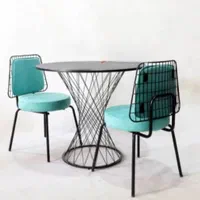 تولید انواع مختلف میز و صندلی