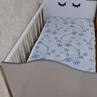 تخت نوزاد،کنار تخت مادر