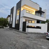 ۲۷۰ متر ویلای استخردار الهیه