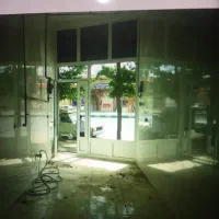 یک باب مغازه تجاری