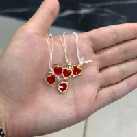 گوشواره حلقه ای|جواهرات|شیراز, کوشک میدان|دیوار