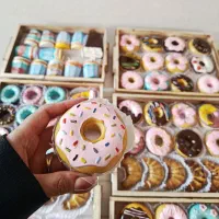 شیرینی دونات مصنوعی دکوری مگنتی