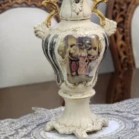 گلدان چینی گلد گش طرح مگلونیا به همراه گل مصنوعی