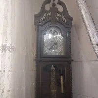 ساعت دیواری ایستاده