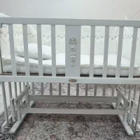 تخت کنار مادر یا گهواره چوبی سلیکا|تخت و صندلی بچه|تهران, جیحون|دیوار