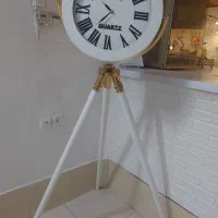 ساعت ایستاده مدرن