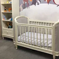 تخت و کمد نوزادی در حد نو