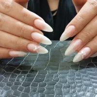 کاشت ناخن توس