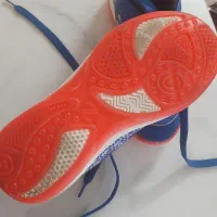 کفش فوتبال سالنی سایز۳۲|کفش و لباس بچه|قزوین, |دیوار