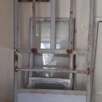 درب و پنجره آهنی و آلمینیومی