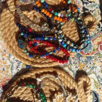 تعدادی دستبند مهره ای|بدلیجات|رشت, خرسندی|دیوار