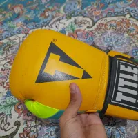دستکش بوکس تایتل اصل درحد نو