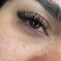 لیفت و اکستنشن مژه با بیشتر از ۷ سال سابقه کار