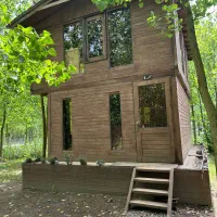 فروش کلبه با چشم اندازی زیبا|فروش خانه و ویلا|دلیجان, |دیوار