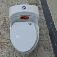 توالت فرنگی کم کار و کاملا سالم