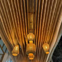 سالن دار خانوم برای همکاری در کافه