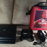 ps4 pro +یک دسته اضافه +پایه شارژ دسته+کیف+اکانت