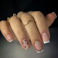 خدمات و اموزش کاشت ناخن همراه با مدرک معتبر