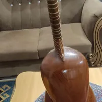 تار قدیمی با مهر استاد رنجبر|سازهای سنتی|محمدیه-قزوین, |دیوار