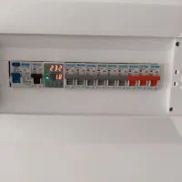 نصب محافظ ولتاژ و آمپر جهت جلوگیری از نوسانات برق