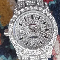 ساعت نگین دار