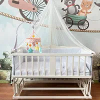 تخت گهواره ای کنار مادر