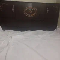 تخت خواب دو نفره در حد نو با سر تخت جا دار توافقی