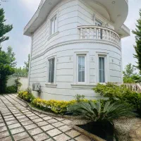 ویلاباغ۹۰۰متری حیاطدارساحل دربهترین منطقه زیباکنار