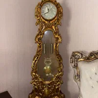 ساعت طلایی ایستاده بسیار نو