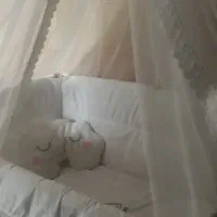 .گهواره و تخت برقی کنار مادر سودا ۵۰۰۰۰۰۰ تومان|تخت و صندلی بچه|تهران, راه آهن|دیوار