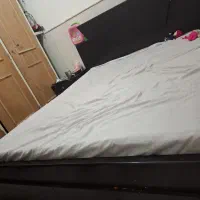 تخت همراه تشک وعسلی