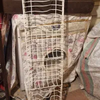 تعدادی قفسه و آویز ومتن اگهی|کتابخانه، شلف، قفسه‌های دیواری|کرمان, |دیوار