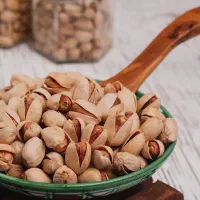 نیازمند فروشنده خانم