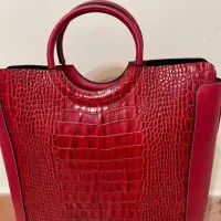 کیف تمام چرم قرمز